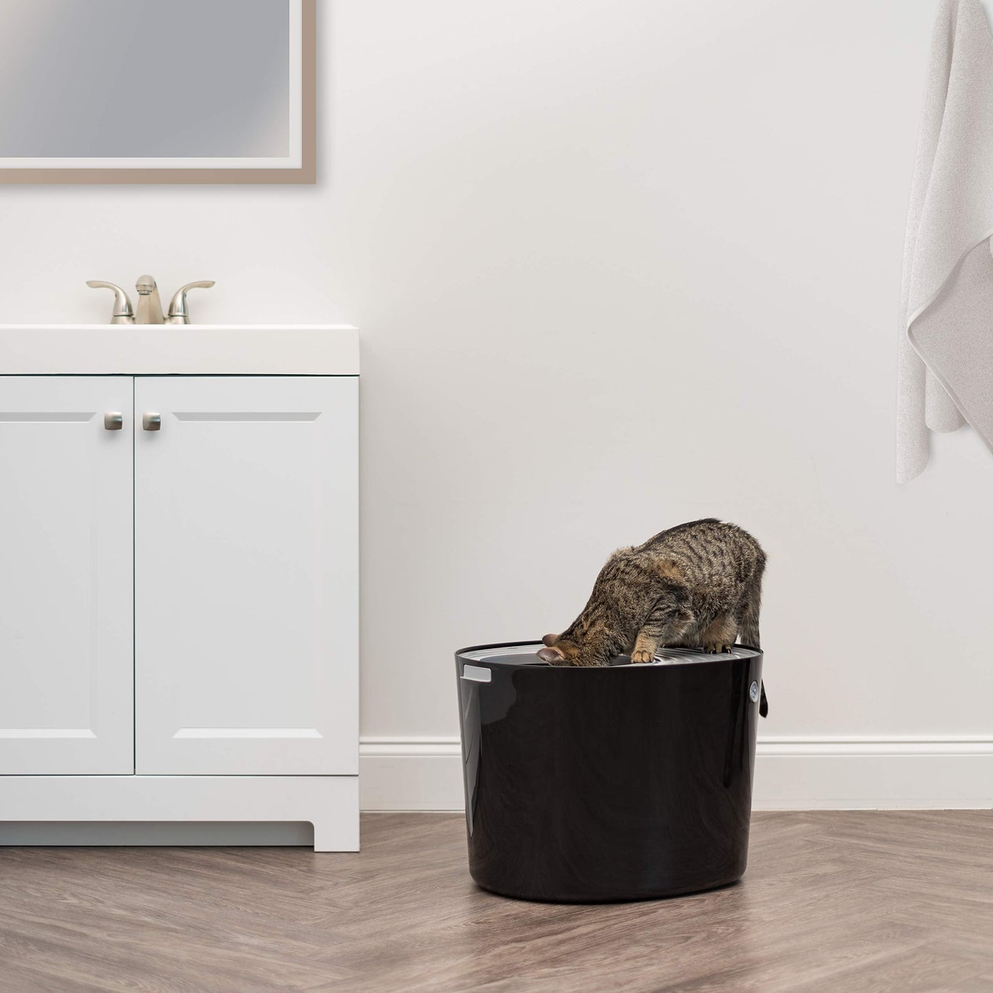 IRIS USA Cat Litter Box, Large Top Entry with Litter Catching Lid and Scoop, Dog Proof, Cat Box Enclosure, Black/Gray