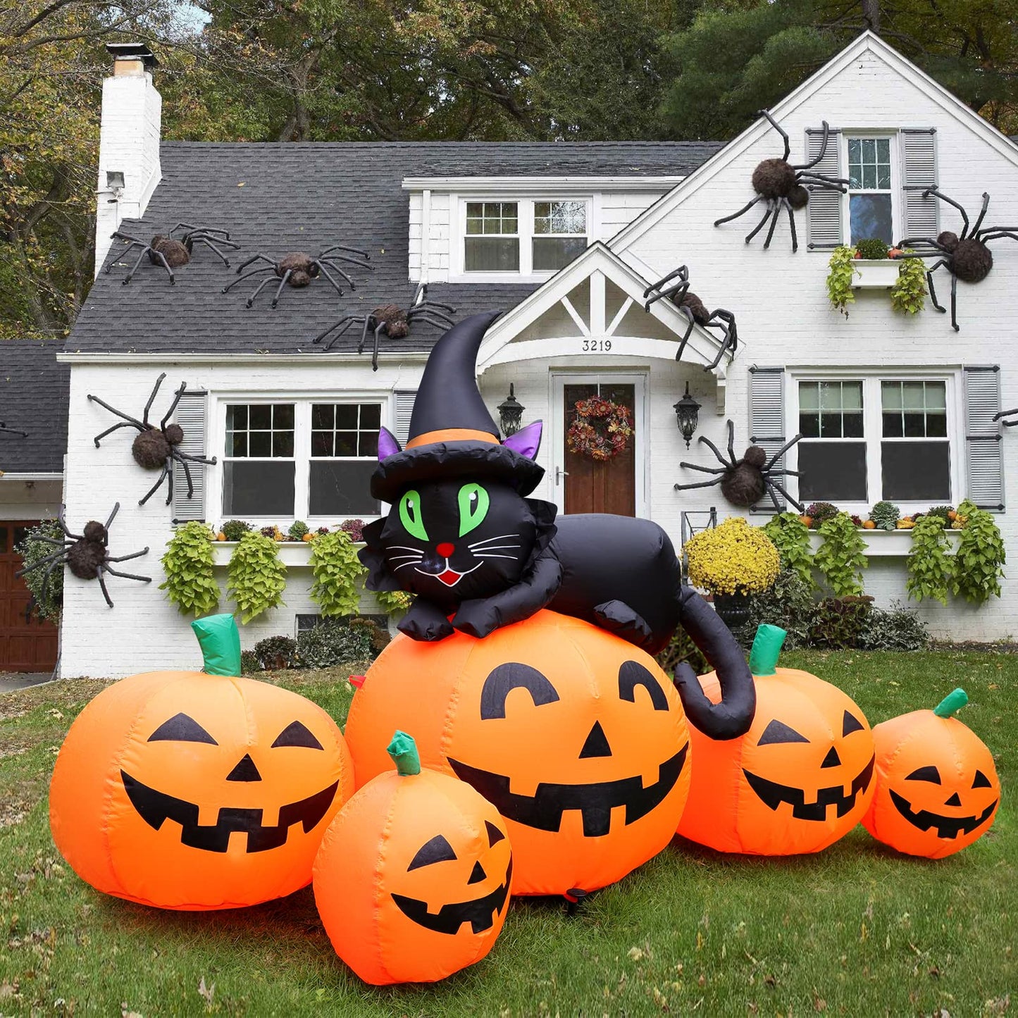 5FT Halloween Inflatable Pumpkin Outdoor Decoration, Lighted Blow Up Yard Decor, 5PCS Pumpkins with Witch’s Black Cat Built-in LED Lights for Balcony Home Holiday Party Lawn Patio Outside Events Prop