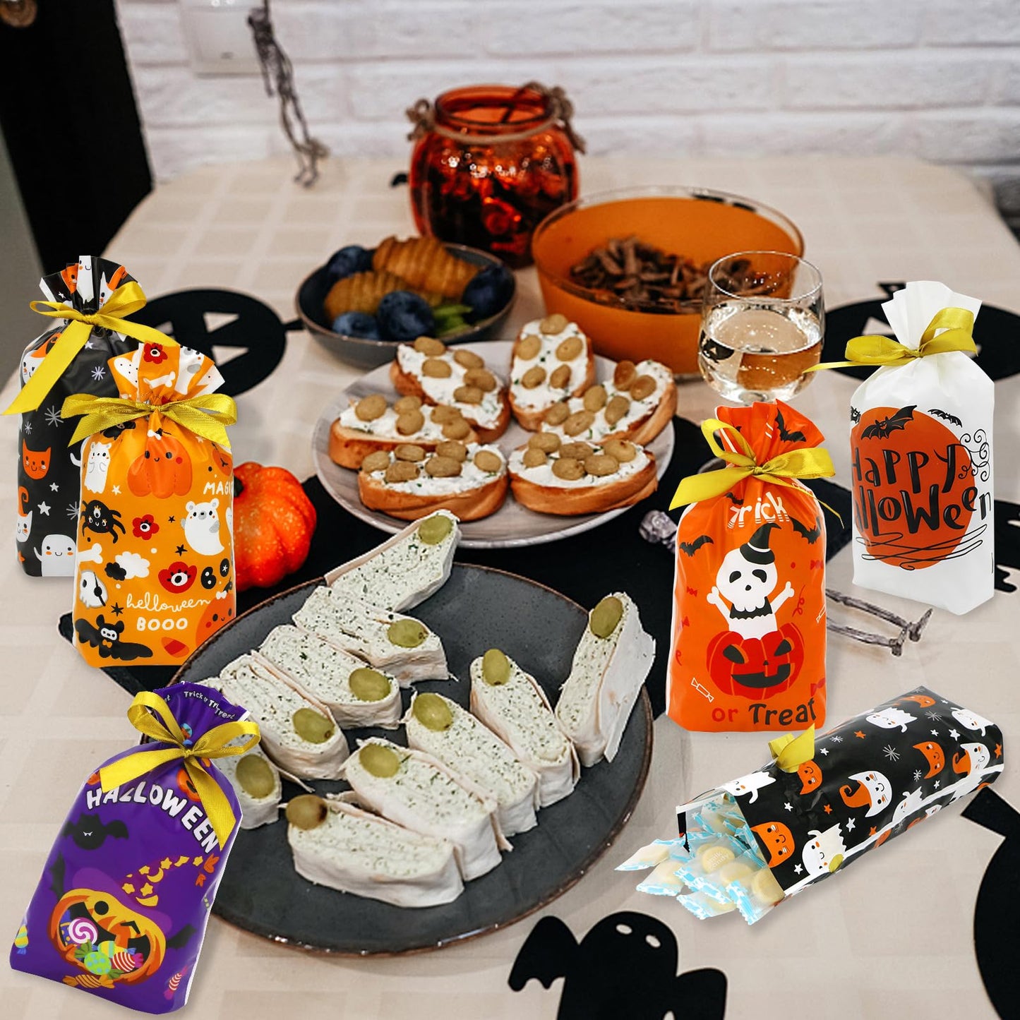 ZMCINER 50 Pcs Halloween Drawstring Candy Bags Halloween Treat Bags for Party Favors