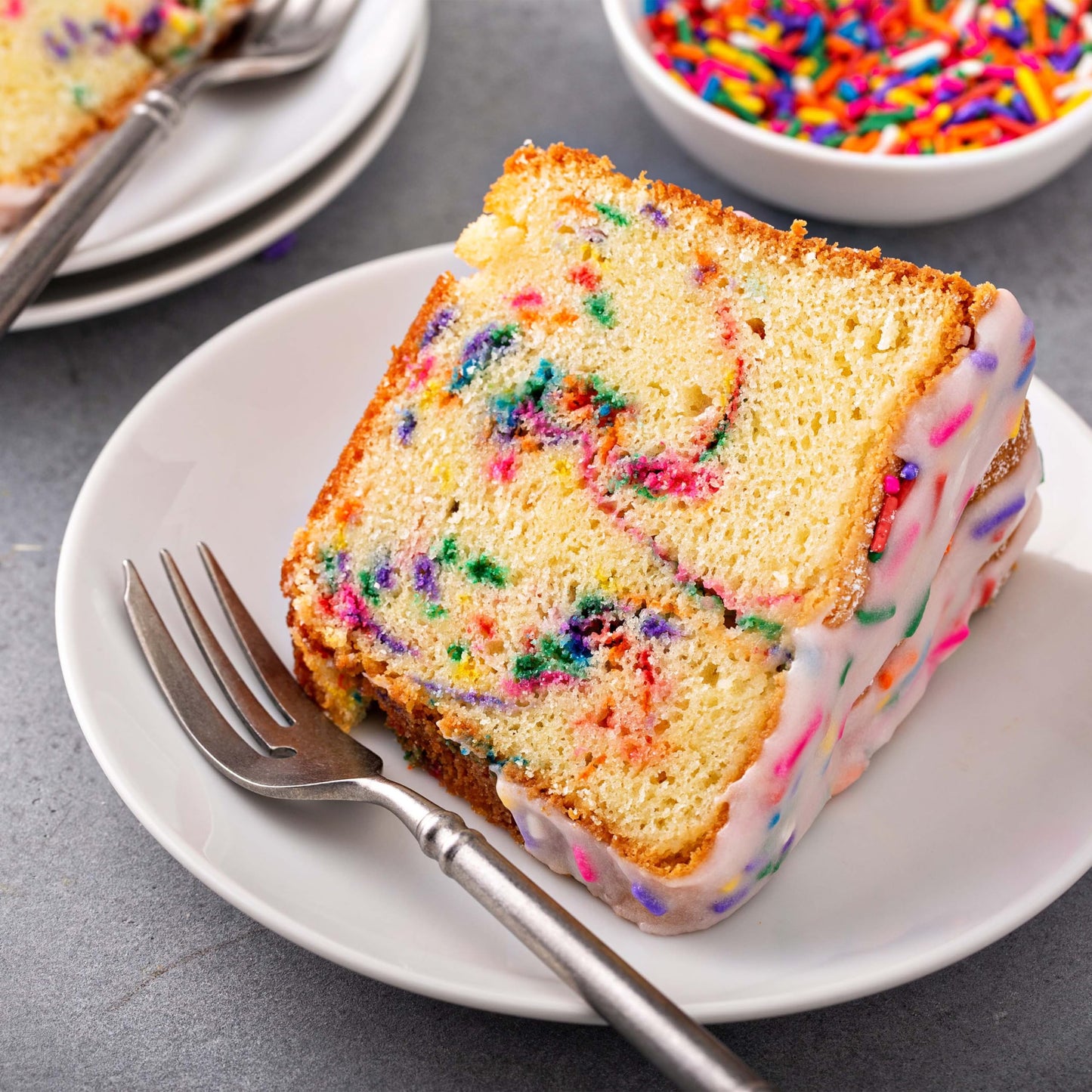 Yupik Rainbow Sprinkles, 2.2 lb (35.2 oz), Low Sugar, Cholesterol-Free, Sodium-Free, Kosher, Ideal for Baking, and Decorating Ice Cream, Cakes, Cookies, Cupcakes, and Donuts