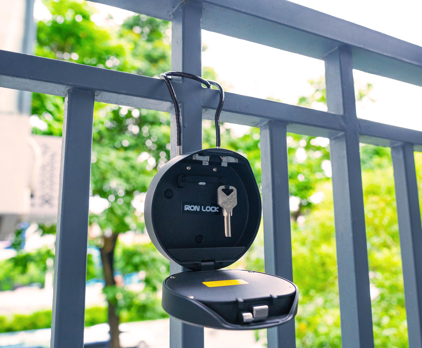 Iron Lock® Portable Smart Key Lock Box - Bluetooth & Mechanical Keyless Entry, App Control, Auto Lock, 2 Interchangeable Shackles (Cable & U-Shackle), IP65 Waterproof, Security Key Cabinets