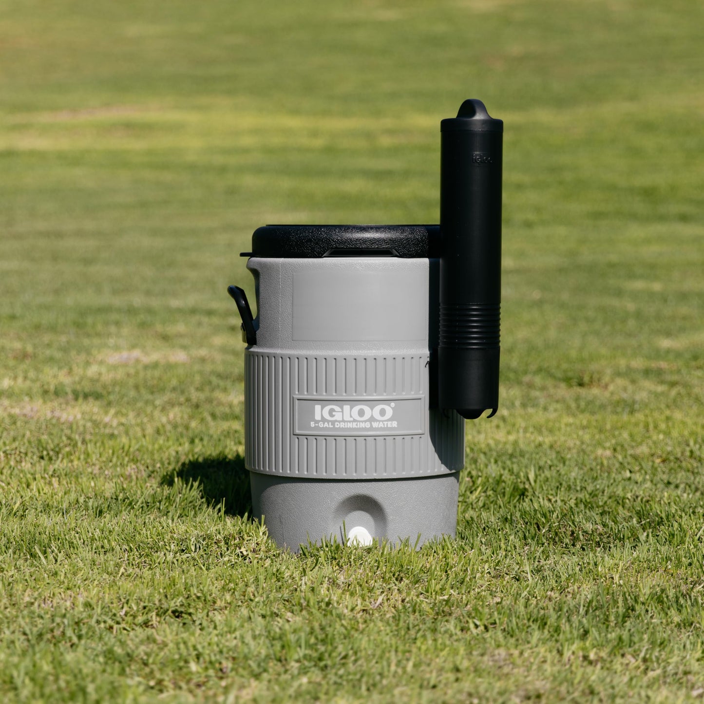 Igloo 5 Gallon Portable Sports Cooler Water Beverage Dispenser with Flat Seat Lid, Insulated Beverage Dispenser, Grey/Black